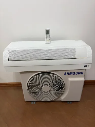 Samsung12 mil Btu inverter Wind free Al Pro
