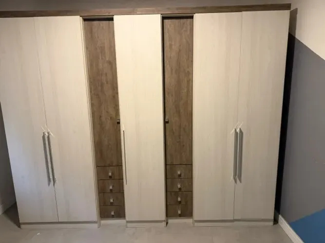 Guarda roupas 7 portas