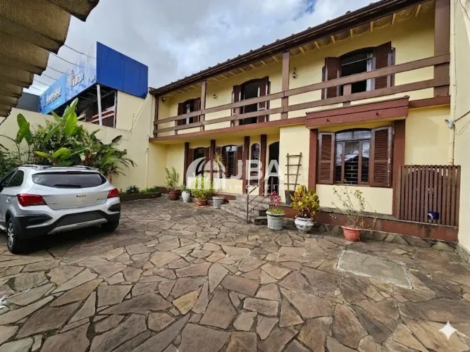 CASA COM ELEVADOR NO JARDIM DAS AMÉRICAS