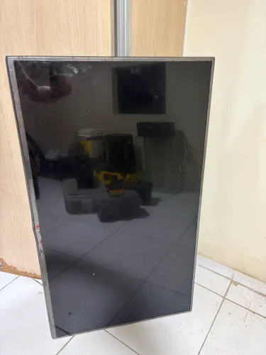 TV LG 42LF6400 3D - Para conserto ou tetirada de peças