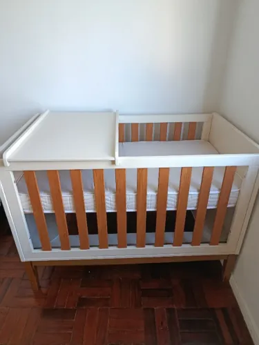 Berço excelente que vira cama