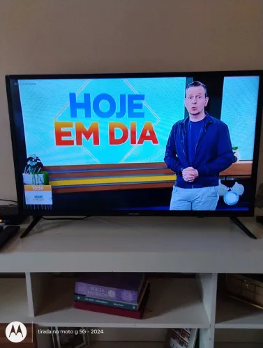 TV usanda 32 polegadas Multilaser tudo funcionando perfeitamente.