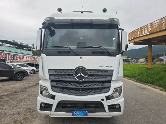 MB Actros modelo 2651 S 6x4 ano 2021 todo na Roda de aluminio tanque inox