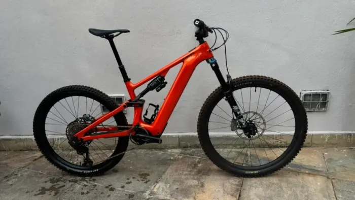 SPECIALIZED TURBO LEVO COMP CARBON - TAMANHO S3 - 2026