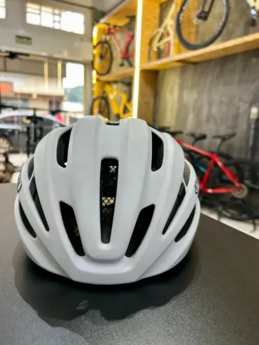Capacete Giro Isode II Mips