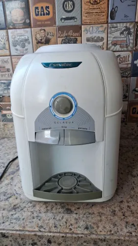 Gelagua de mesa Esmaltec