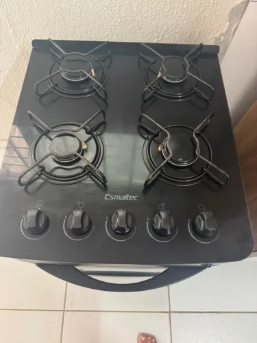 Fogão Esmaltec preto de vidro 4 bocas