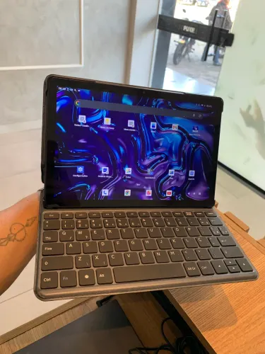 Tablet positivo mais capa teclado