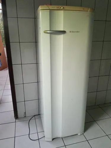 Geladeira semi nova