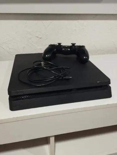 PS4 - 1TB + CONTROLE