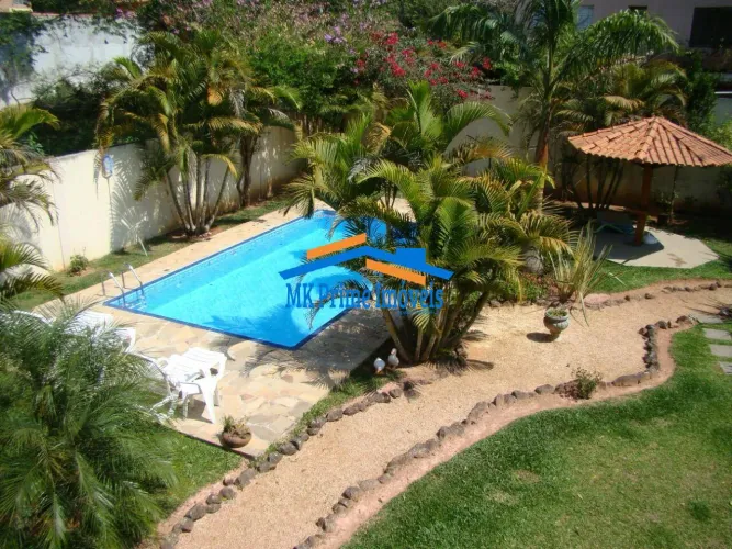 Casa à Venda em Cotia  Condomínio Alto Padrão