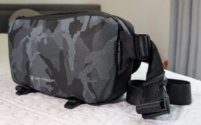 Bolsa / Mochila Sling Fotográfica K&F Concept Alpha 10L (Camuflada / 3 Compartimentos)