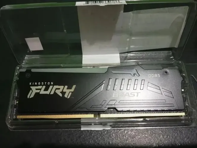 Memória Kingston Fury Beast Rgb Ddr5 16gb 5600Mhz