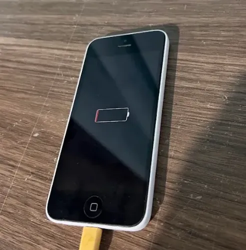 iPhone 5c Branco - Relíquia p/ Colecionadores ou Peças