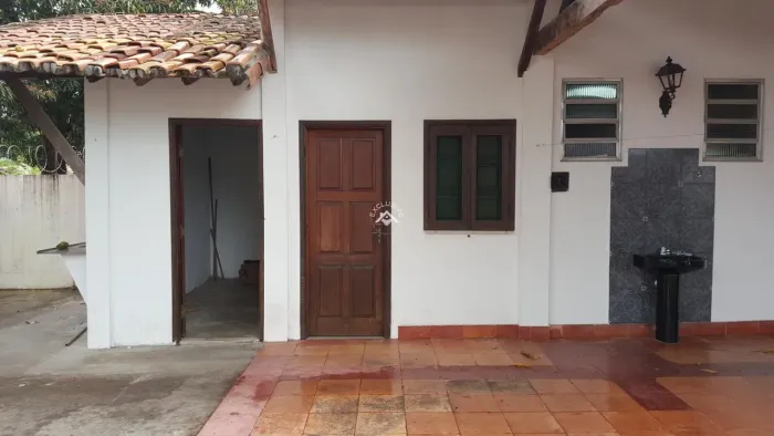 Casa para Venda em Belmonte, Centro, 3 dormitórios, 1 suíte, 3 banheiros, 7 vagas