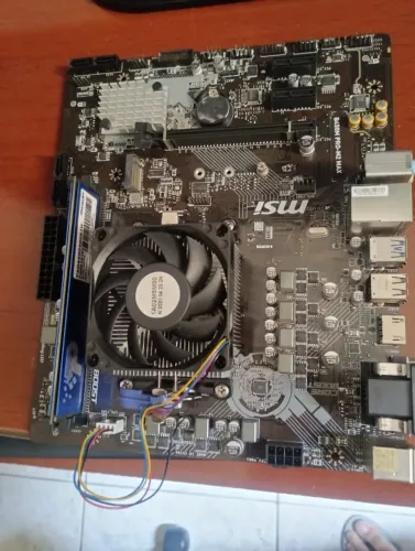 Kit Amd Athlon 3000G com 4GB de ram