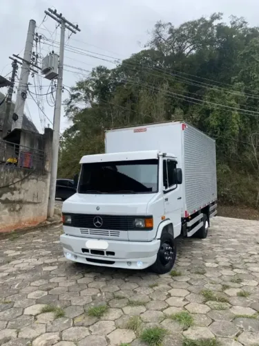MB 710 2010 BAU 5.50 ÚNICO DONO CAMINHÃO IMPECÁVEL