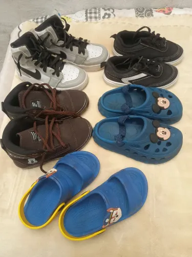 Lote 5 pares sapatos menino 24 ao 26
