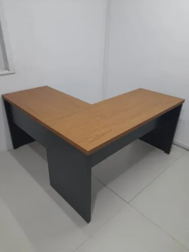 Mesa em L para escritório
