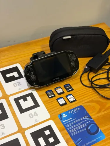 PS Vita OLED PCH-1000 Desbloqueado + 5 Jogos Físicos