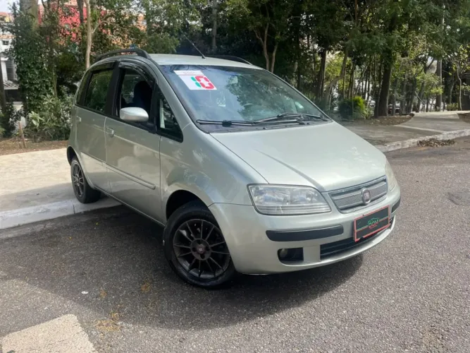 Fiat Idea ELX 1.4 MPI Fire Flex 8V 5P 2010
