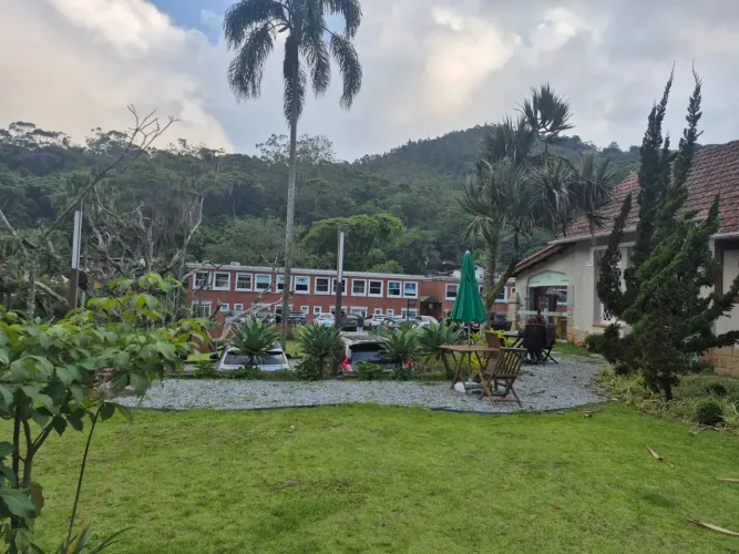 SALA PARA LOCAÇÃO COM 33M2 1 BANHEIRO E 1 VAGA PETRÓPOLIS RJ