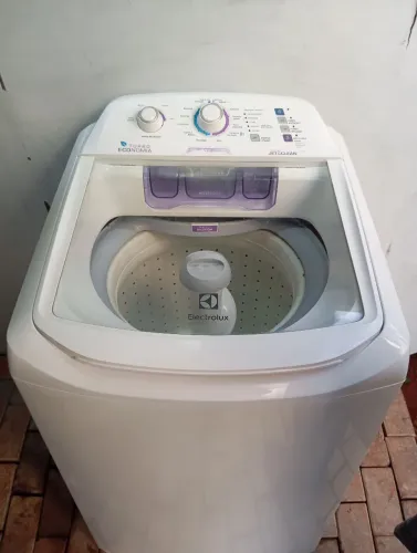 Vendo máquina de lavar faz tudo Electrolux 10,05kg funcionando perfeitamente 110v
