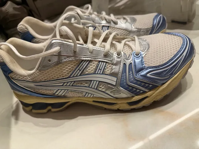 ASICS kayano-14