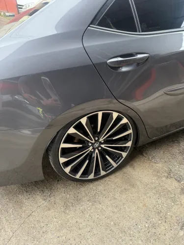 Vendo suspensão a ar Corolla muito nova tem apenas 6 meses no carro não rodei 1000 km