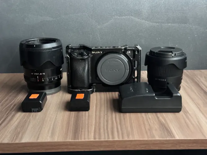Kit Sony a6400 + 9 mm F2.8 + 35 mm F1.8