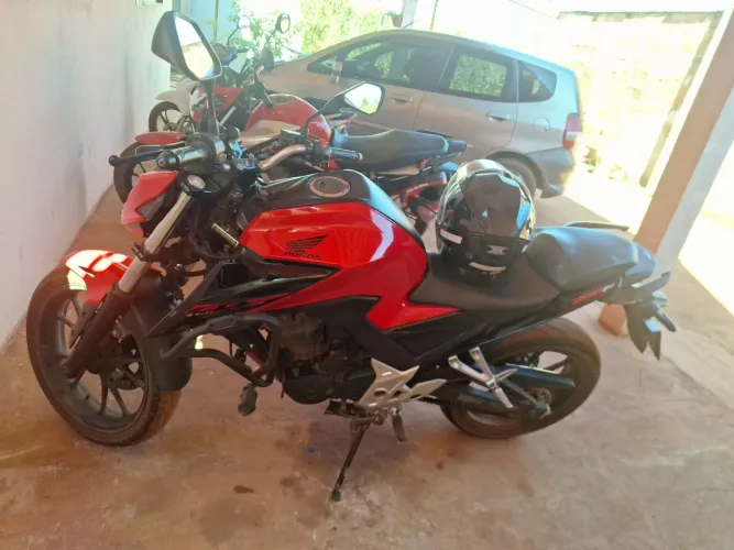 Vende-se Moto: CB300F Twister 2023 (ABS) Vermelha