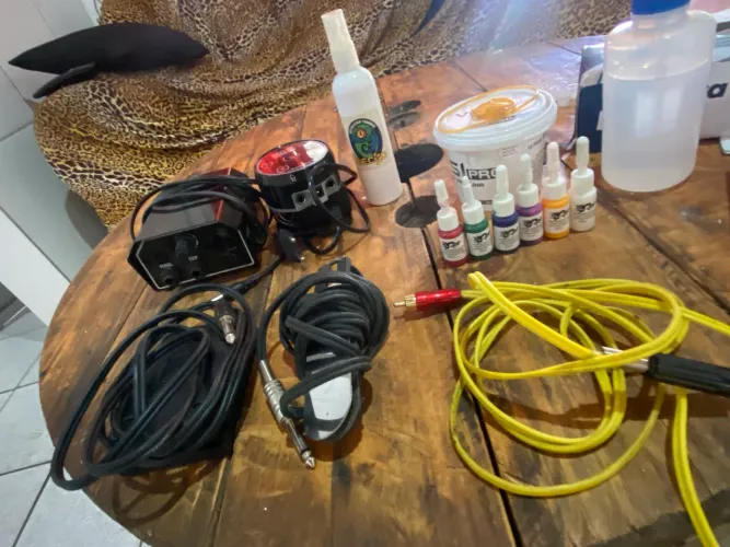 Kit de tatuagem