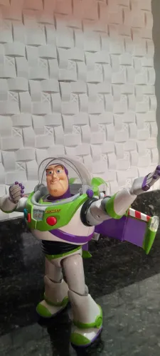 Buzz Lightyear 30 cm colecionavel