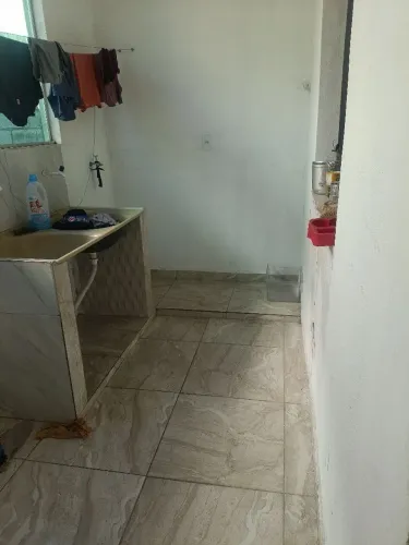 Alugo quarto 
