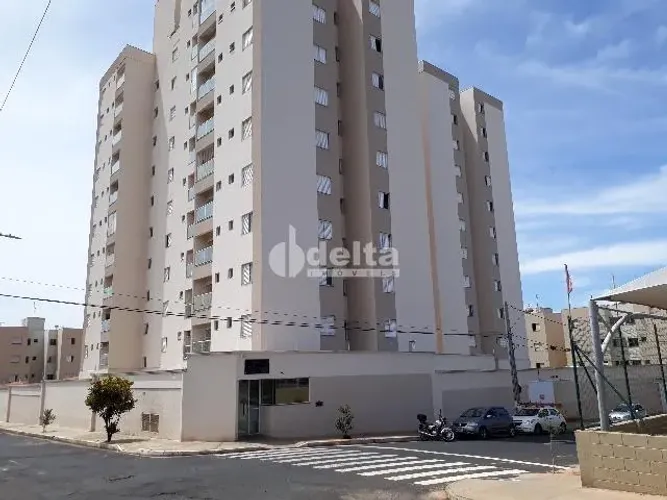 Apartamento com 2 quartos sendo 1 suíte disponível para venda no bairro Marta Helena em Ub