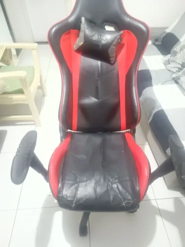 Cadeira gamer com defeito 