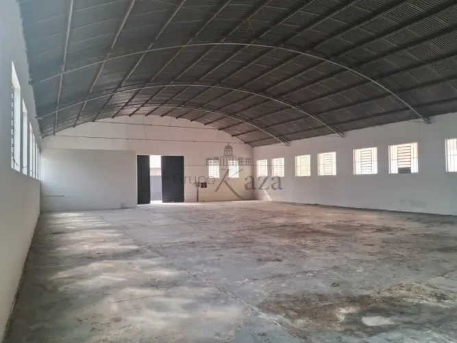 Oportunidade - Galpão Comercial Industrial - Nova Jacareí - Jacareí - 650m².