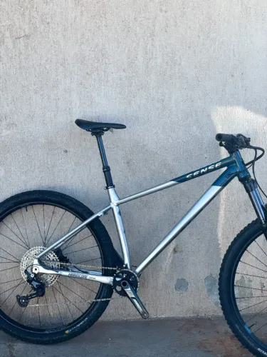 Bike Sense Hard Core Comp R - Deore 12v | RockShox 150 mm | Canote Retrátil | Trail/Enduro