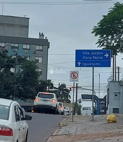Terreno à venda no bairro Bom Jesus com área de 387 m² disponível para negociação.
