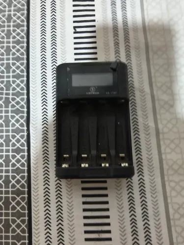 Carregador de pilha kapbom bateria + pilhas Philips AA
