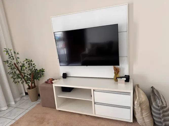 Painel de TV + Rack branco