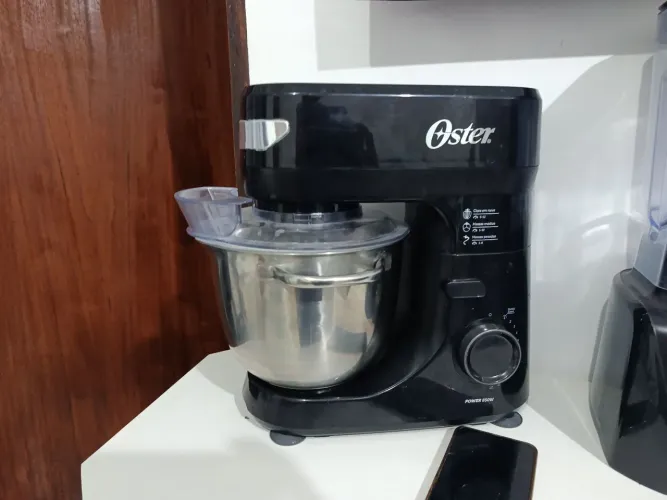 Batedeira planetária Oster 
