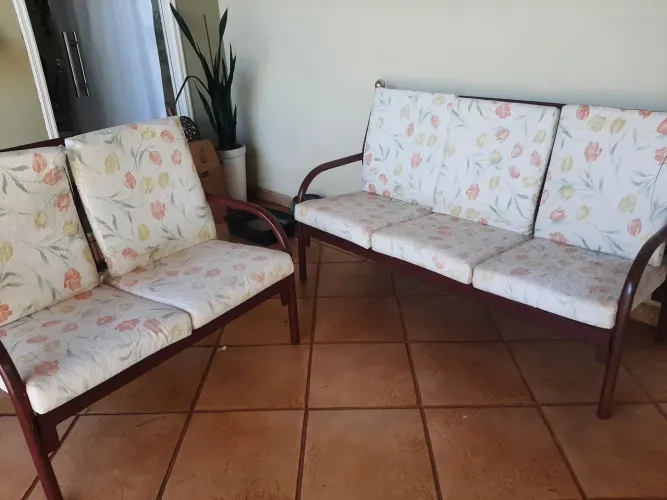 Conjunto sofá e poltronas metal varanda área externa