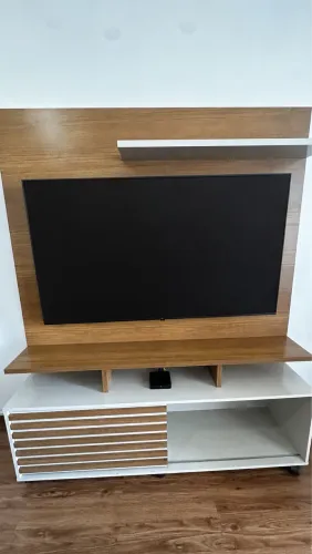 Moderno Rack com Painel - Estado de Novo