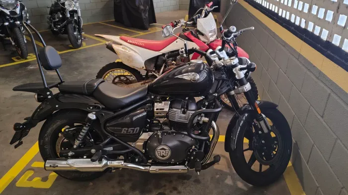 Royal Enfield Super Meteor 650 Astral Black