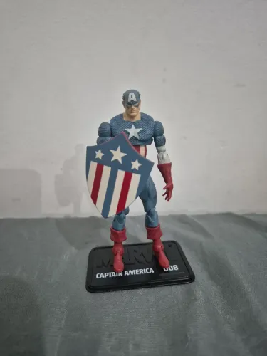 Capitão América - boné o articulado