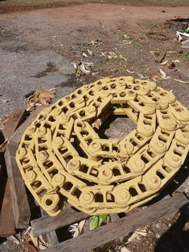 Vende se um par de rosários e sapatas novas do D7B