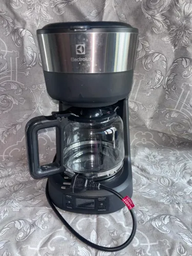 CAFETEIRA ELECTROLUX DIGITAL PROGRAMÁVEL 220V - SEMINOVA!