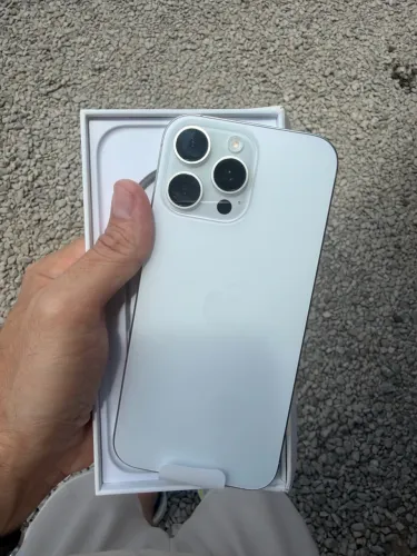iPhone 16