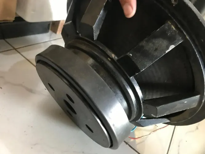 Auto falante 15 precisando reformar completo com caixa